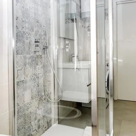 Joivy Charming 2br Flat Near Citylife Appartamento *