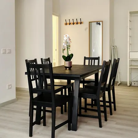 Apartment Joivy Charming 2br Flat Near Citylife Mailand